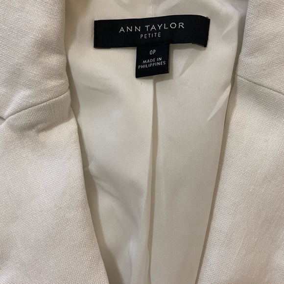 Gorgeous white linen blazer - Picture 3 of 4